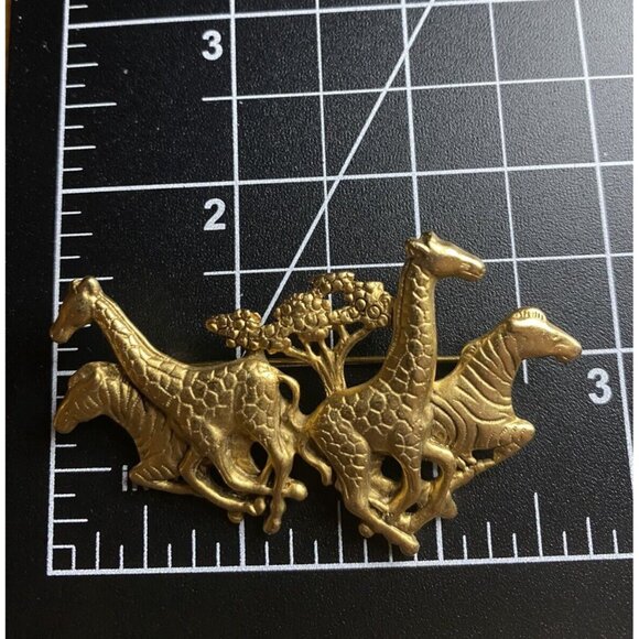Vintage Brooch Gold Tone Giraffe Zebra Pin Safari Animals Signed A.J.C Figural - Picture 5 of 9